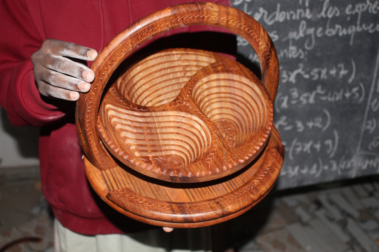 Plateau à Fruits Secs - Panier à Ressort Convertible en Bois Sculpté